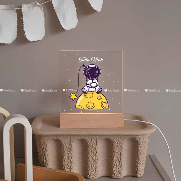 Đèn ngủ Phi Hành Gia, Decor in UV sắc nét, quà sinh nhật, quà lưu niệm ý nghĩa - Hình ảnh 4