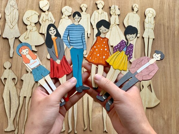 Bộ búp bê gỗ thủ công siêu xinh, cùng bé tạo nên những câu chuyện đáng yêu, làm móc treo khóa và trang trí góc học tập cực dễ thương - Hình ảnh 86