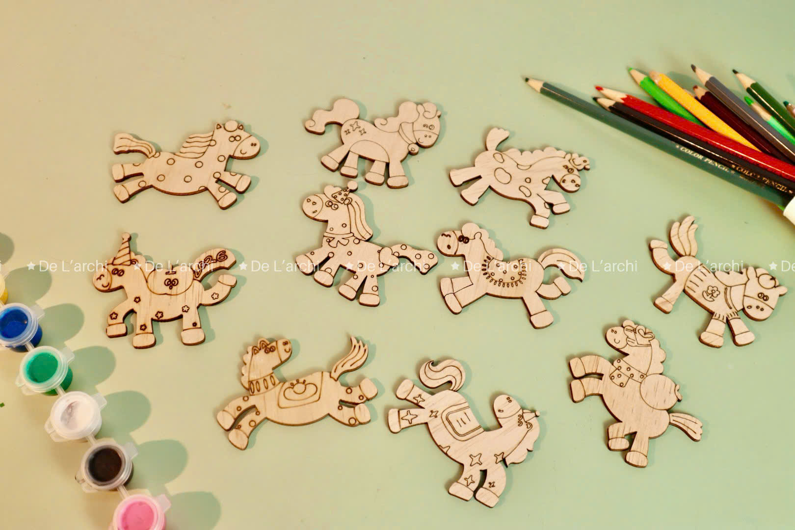 Set Ngựa Gỗ 10 Món – Tặng Kèm 12 Màu + 2 Cọ Cho Bé Thỏa Sức Sáng Tạo